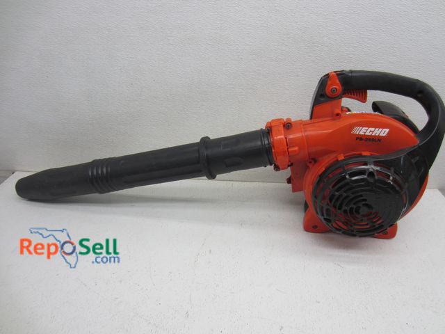 Lot 31-9228 - Echo PB-255LN gas blower, has compression