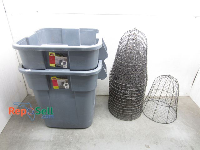 Lot 31-1375 - (2) 28gal Totes &amp; (15) Wire Plant Protectors