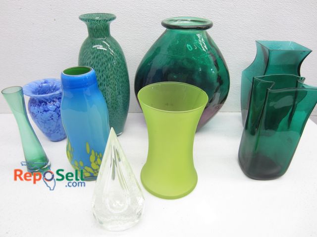 Lot 31-1219 - Lot of (9) Glassware, Vases, Decor, etc