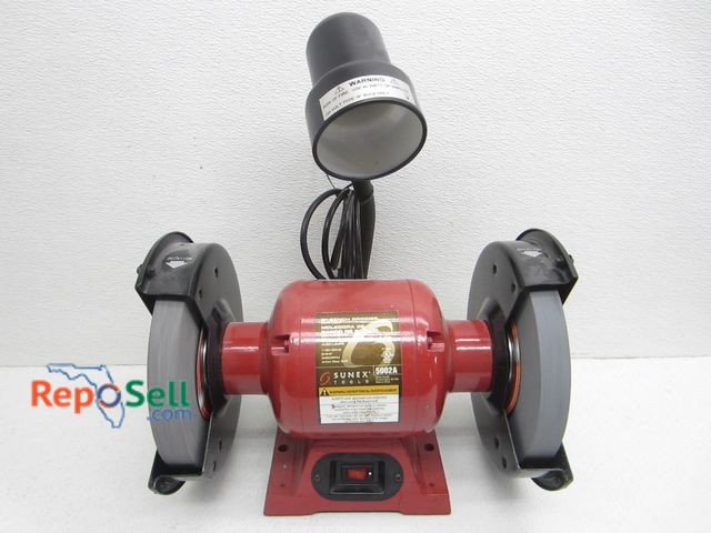 Lot 31-2250 - 8" Bench Top Tool Grinder; Powers On