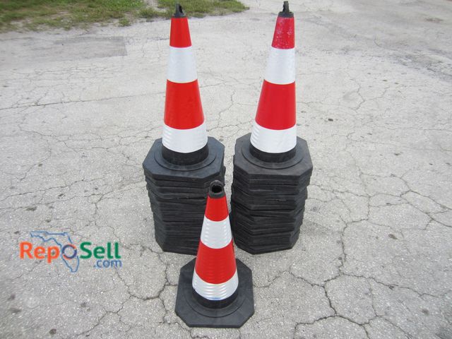 Lot 31-9394 - (35) Emergency roadside reflective caution cones