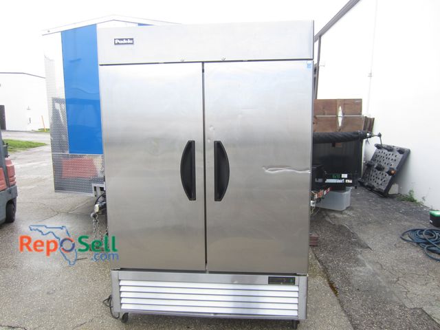 Lot 31-5149 - Padela 2-Door Reach-In Freezer #PDB-2F-HC, 54 x 83"H x 31.5"D - Needs 1 New Caster, Powers On, Not C...