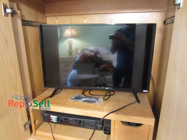 Lot 31-9039 - Vizio 32-Inch HDTV Model D32-D1 With Sony Video Hi8 Player And Remote.