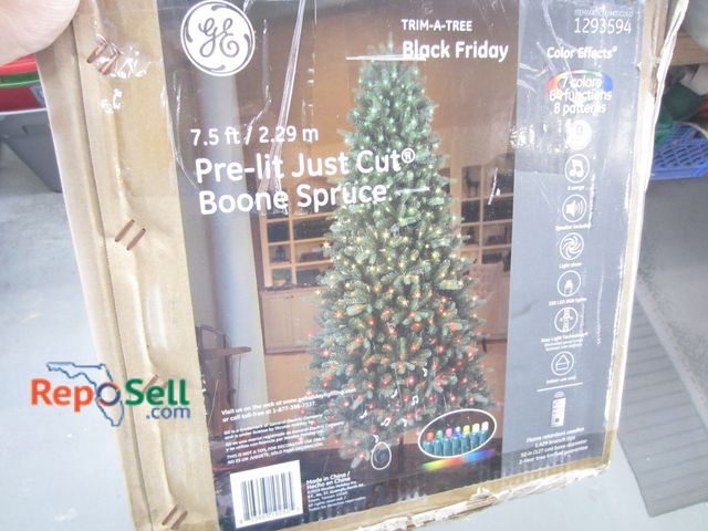 Lot 31-9279 - Pre-Lit 7.5' Christmas Tree - Powers On, Appears Complete