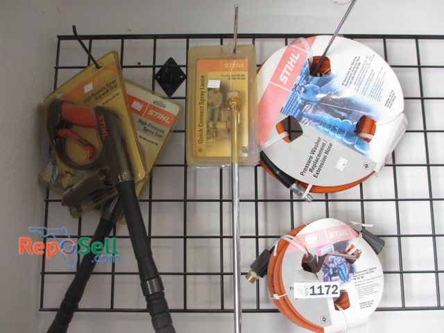 Lot 31-1172 - Multiple Stihl-branded pressure washer accessories: high-pressure spray guns with grip, quick-connec...