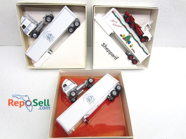 Lot 31-9375 - (3) New Winross Die-Cast Toy Trucks With Original Boxes: (2) Oxford And (1) Sheppard