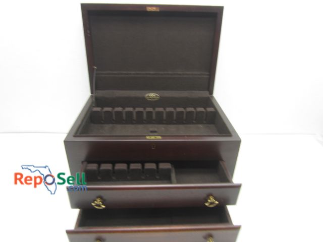 Lot 31-3294 - Large Flatware Storage Chest 18" x 12" x 11"