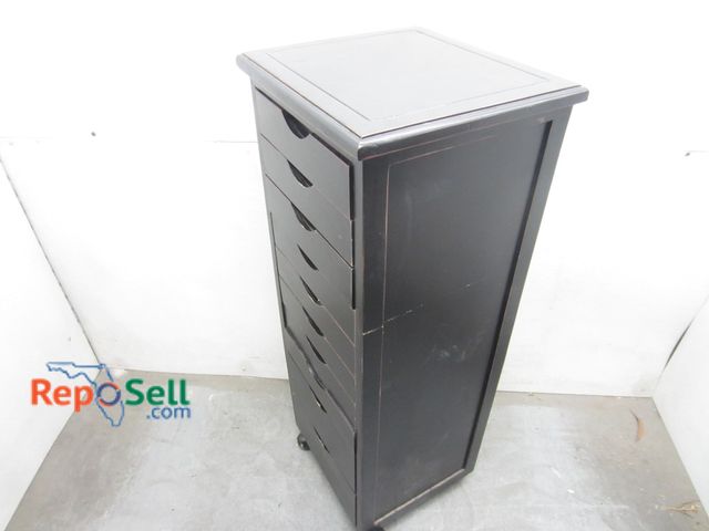 Lot 31-6046 - Jewelry/storage chest with casters - 43"x15x16