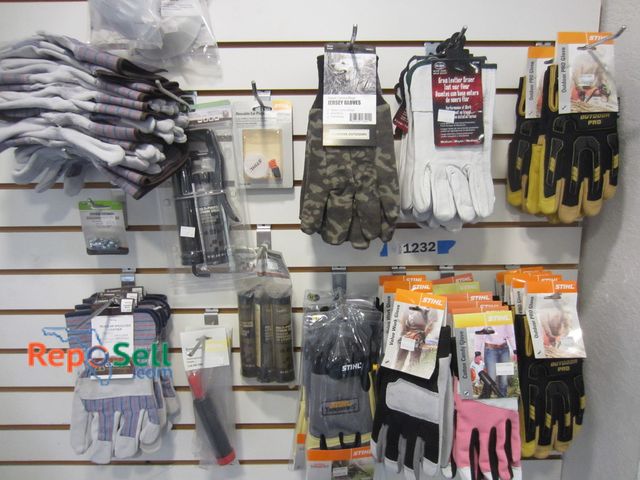 Lot 31-1232 - Assortment of new work gloves (various sizes), grease guns, grease, etc.