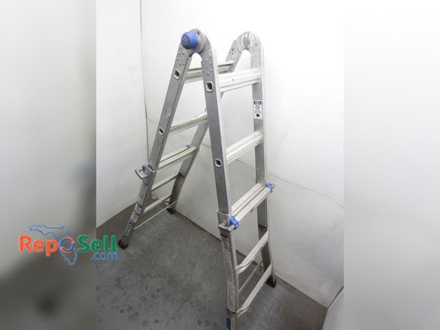 Lot 31-3057 - Werner 13' Folding Extendable Ladder