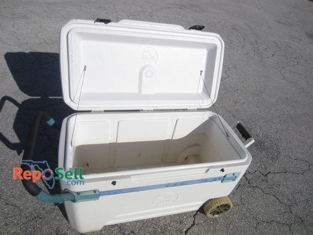 Lot 31-4179 - 118QT Igloo Rolling Cooler