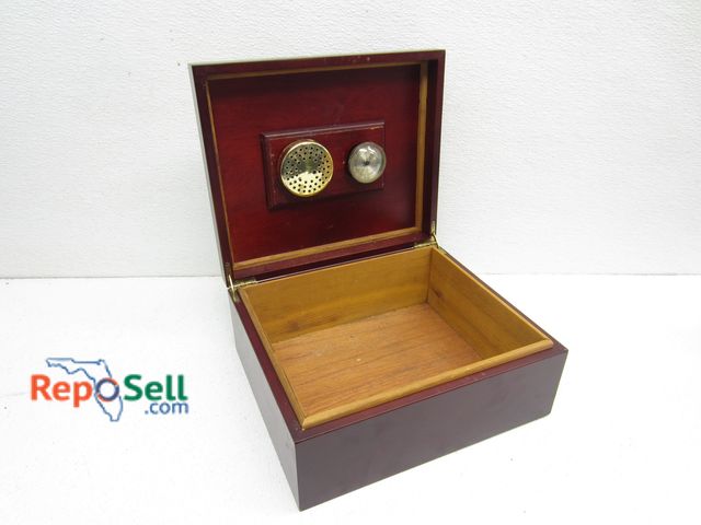 Lot 31-1124 - Humidor
