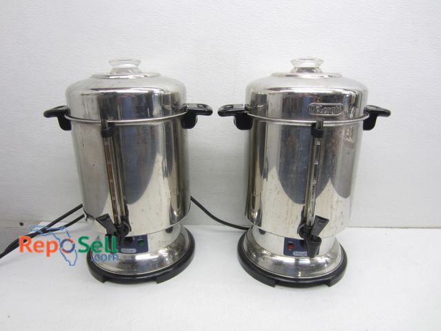 Lot 31-3577 - (2) De Longhi Beverage Dispensers - Both Power On