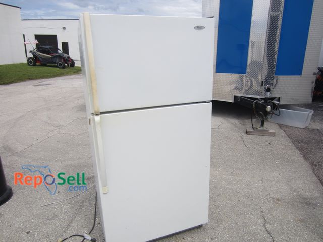 Lot 31-5383 - Whirlpool Fridge #ET1FHTXMQ01 33"x29"x66"H - Power On, Cools To 60 Degrees