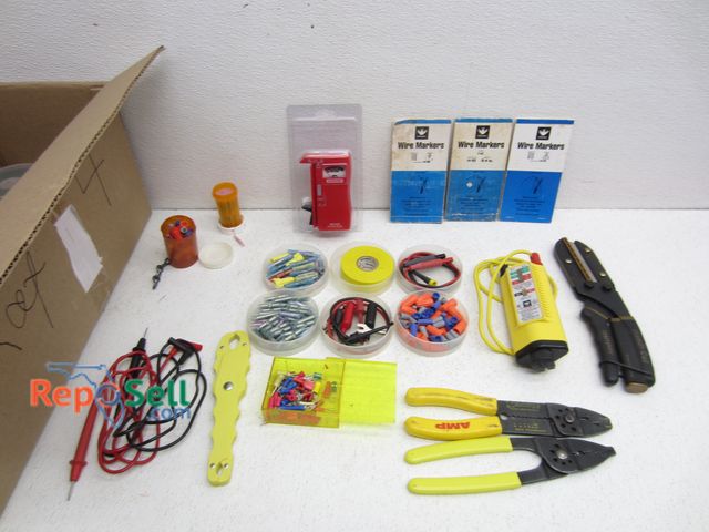 Lot 31-5143 - Lot Of Electrical Supplies