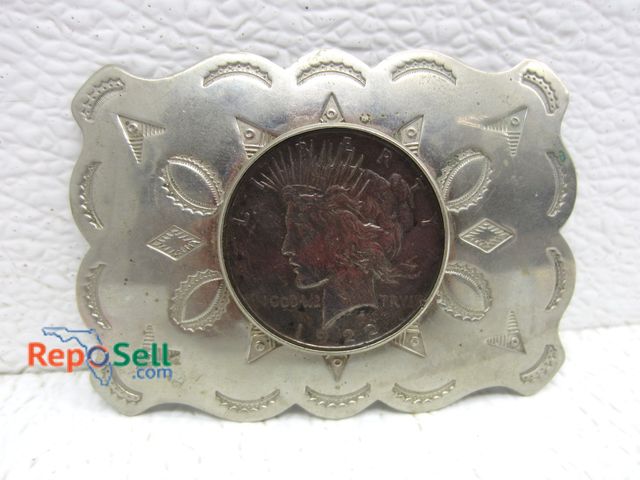 Lot 31-9293 - Belt Buckle with 1922 Peace Dollar