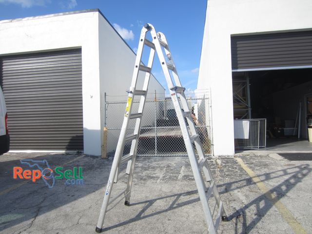Lot 31-9429 - 24' Werner Ladder