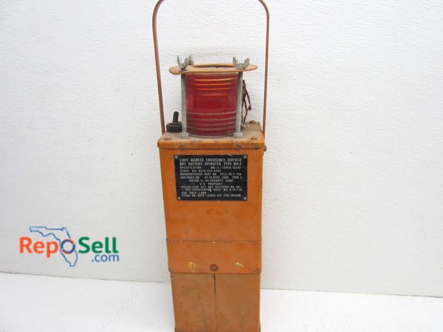 Lot 31-5317 - Vintage Emergency Airfield Landing Light