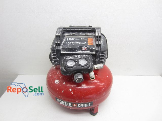 Lot 31-7124 - Porter Cable 6gal 150psi Air Compressor - Powers On/Has Compression