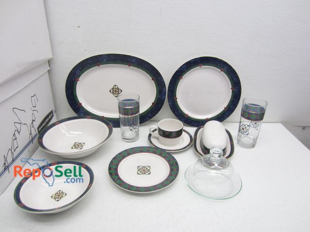 Lot 31-4171 - Lot Of (60) Amalfi Classic Dishware And Glassware: Serving Platter, Dinner Plates, Glasses, Mugs etc