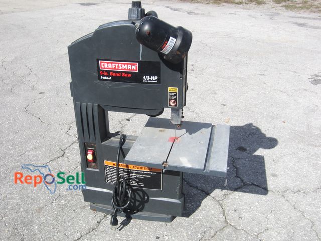 Lot 31-2112 - Craftsman 9" Band Saw - Power On