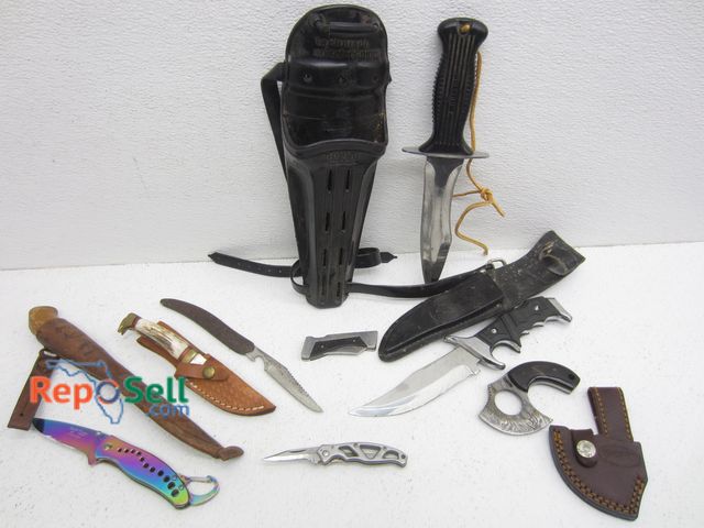 Lot 31-3192 - (9) Vintage Knives: Gerber, Grisbi, Marbles, etc.