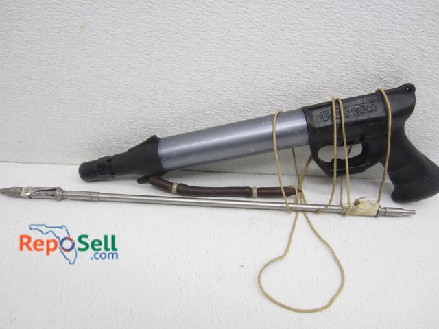 Lot 31-8448 - Mares Speargun with Parts for Repair (needs repair)