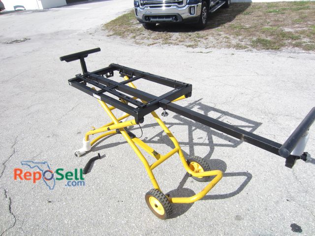 Lot 31-3233 - Dewalt Foldable Miter Saw Stand