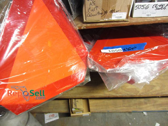 Lot 31-1050 - 30 ICON Low Speed Vehicle Slow Moving Safety Triangles For Golf Carts And Utility Vehicles