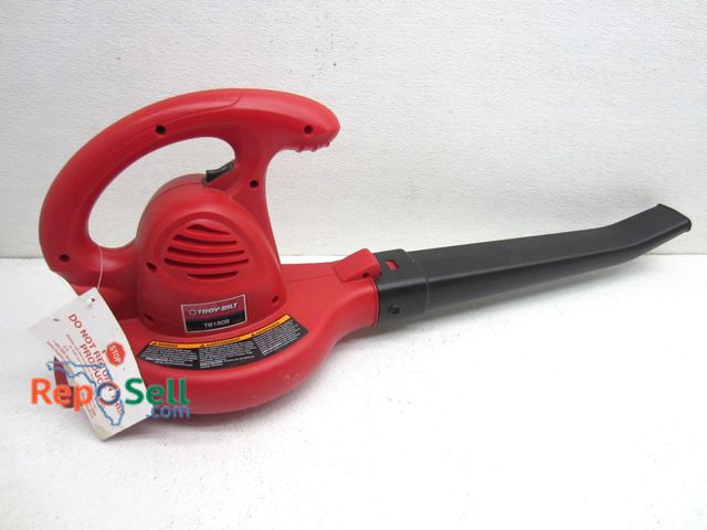 Lot 31-9421 - Troybilt Blower TB-180B - Power On