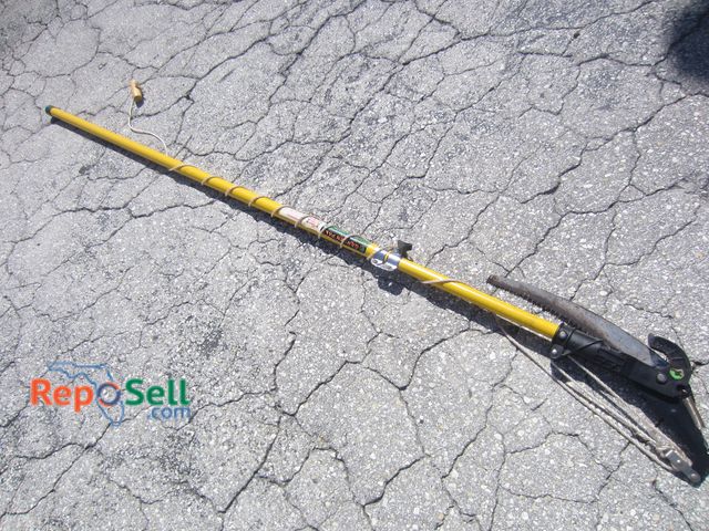 Lot 31-6101 - 11-1/2' Pole Pruner