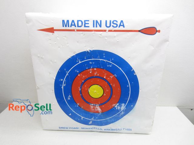 Lot 31-9453 - Archery Target 24" x 24 x 11
