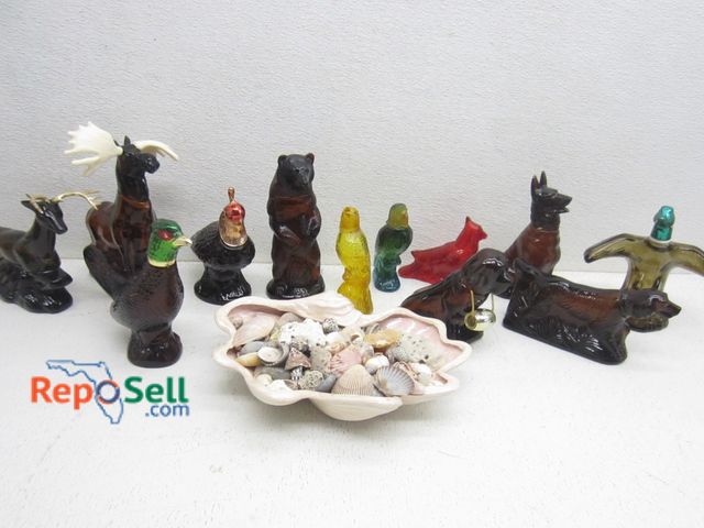 Lot 31-9162 - (12) Vintage Avon Colognes And Perfumes, All With Contents And Shell Collection