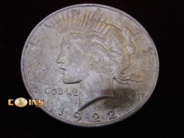 Lot 36-487306 - 1922-D Silver Peace Dollar.