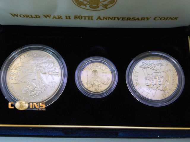 Lot 36-086099 - $5 GOLD AND SILVER Dollar 1993 US World War II 50th Anniversary 3-Coin Commemorative BU Set.