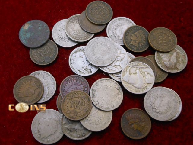 Lot 36-238207 - US Coin Lot, Liberty and Buffalo Nickels With Indian Head Cents.