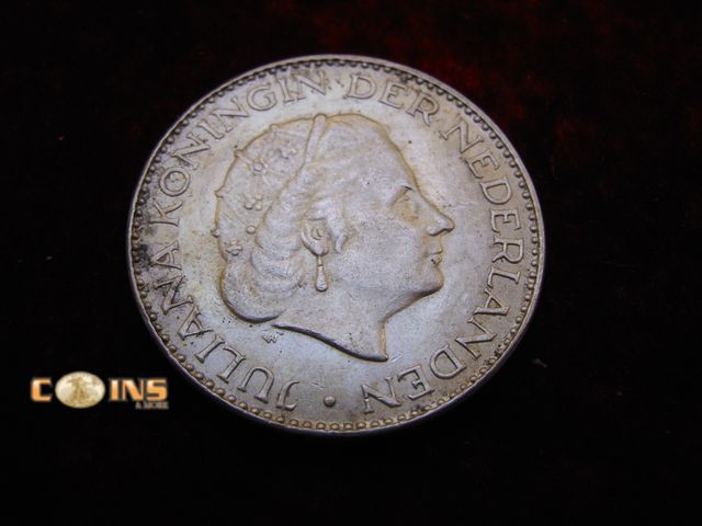 Lot 36-086677 - 1966 Netherlands Silver One Guilder.