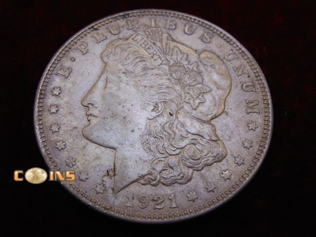 Lot 36-487292 - 1921 Morgan Silver Dollar.