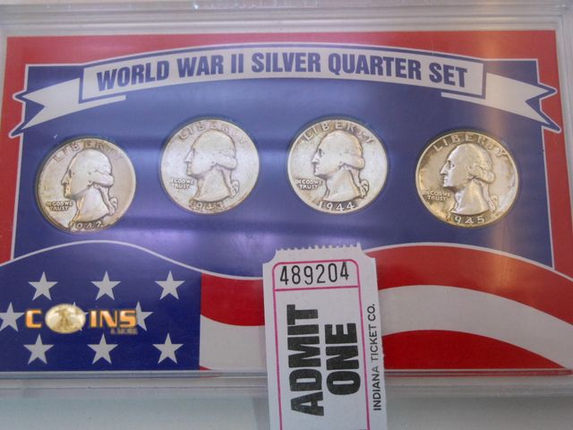 Lot 36-489204 - WWII Silver Quarter Set.