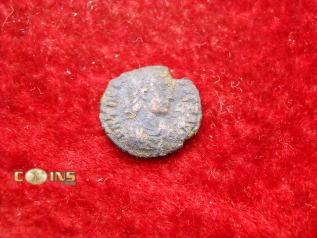 Lot 36-086584 - Theodosius I...379-395AD...AE-Fraction...Aquileia...Reverse...Cross/victory/Captive...NICE!