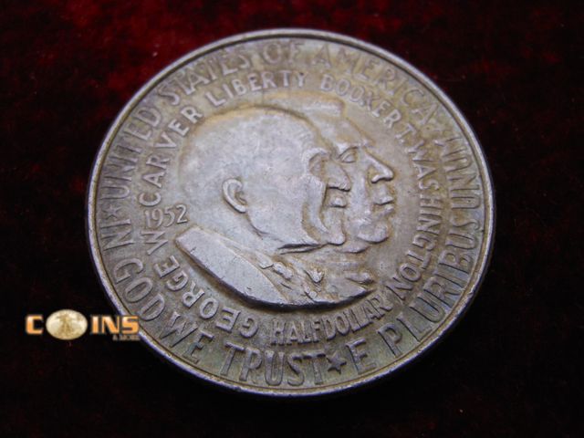 Lot 36-486575 - 1952 Silver Commemorative Washington/Carver Half Dollar.