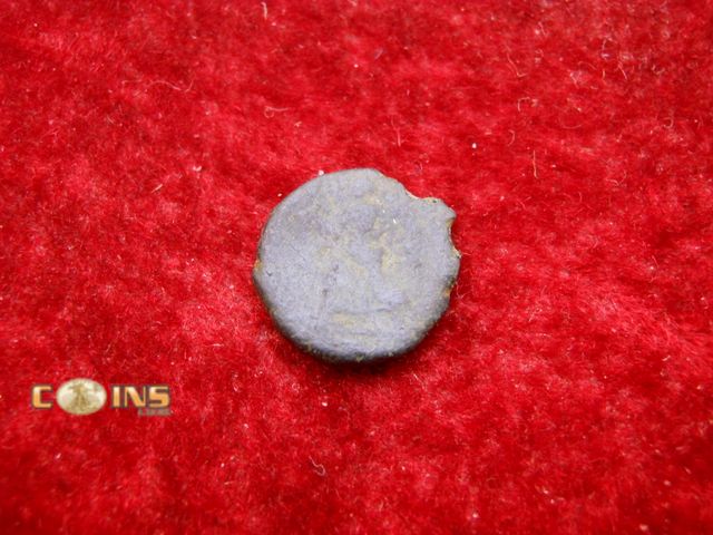 Lot 36-086577 - Constans...337-350AD... AE 13mm...Reverse Victory w/ Wreath