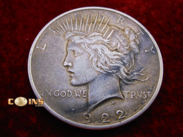 Lot 36-487973 - 1922-D Silver Peace Dollar.