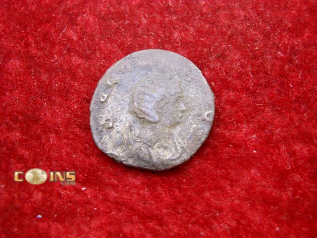 Lot 36-238263 - 253-268 AD-Salonina-wife of Gallienus-F-VF...found in Great Britain at the home of THE KNIGHT'S TEMP...