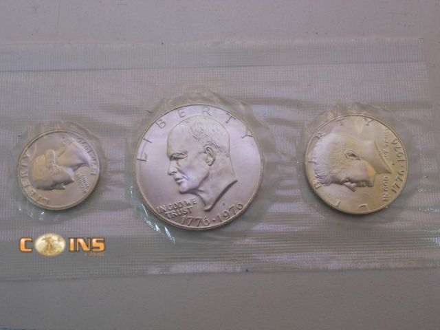 Lot 36-238245 - 1776-1976 Silver Three Coin Bicentennial Set.