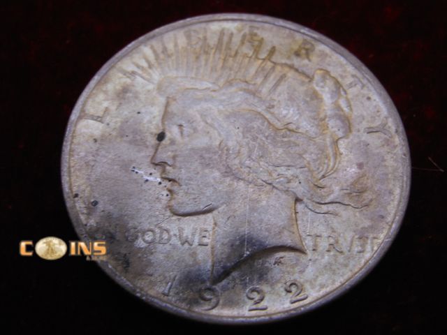 Lot 36-487320 - 1922 Silver Peace Dollar.
