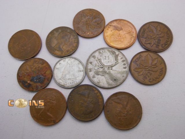 Lot 36-488296 - Canadian Coin Lot With Silver Quarter and Dime.