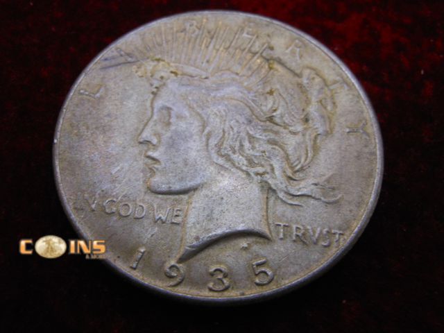 Lot 36-087162 - 1935 Silver Peace Dollar.