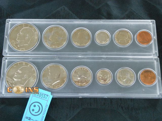 Lot 36-238552 - 1975 US Mint Set in Hard Plastic Holder.