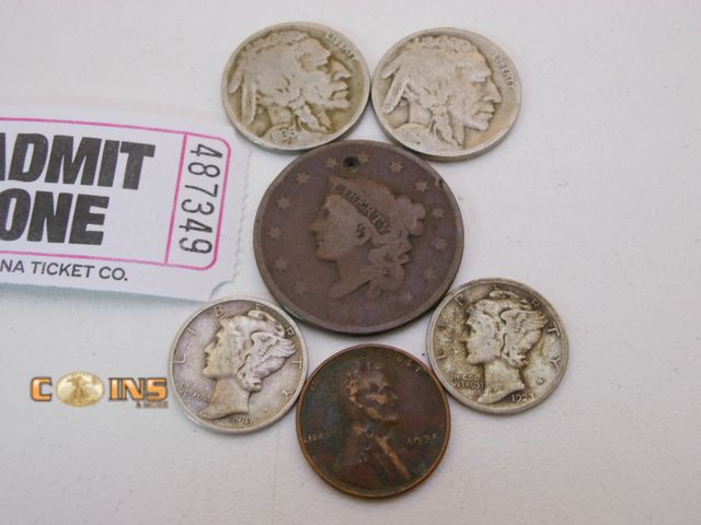 Lot 36-487349 - US Coin Lot With Silver.